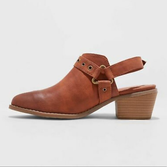 Sling Booties - Picture 2 of 4